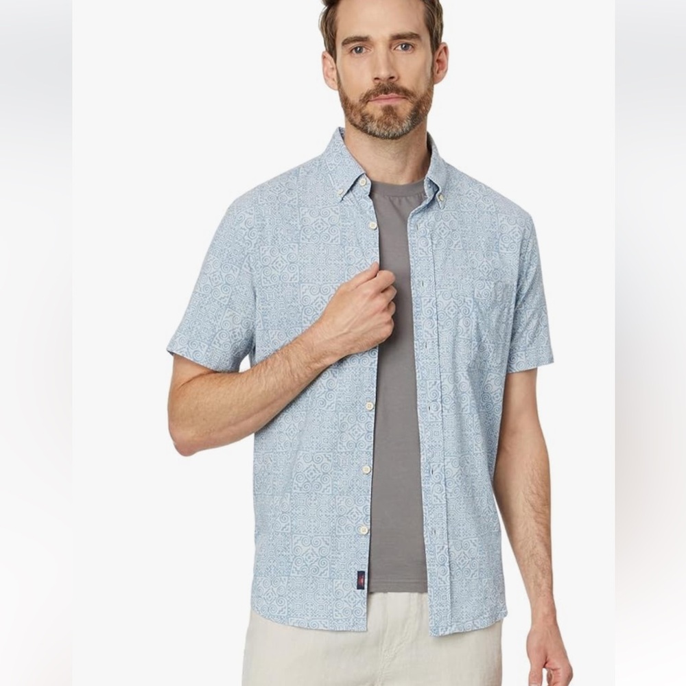 FAHERTY Sz M blue & cream BATIK  print button front casual pocket front shirt